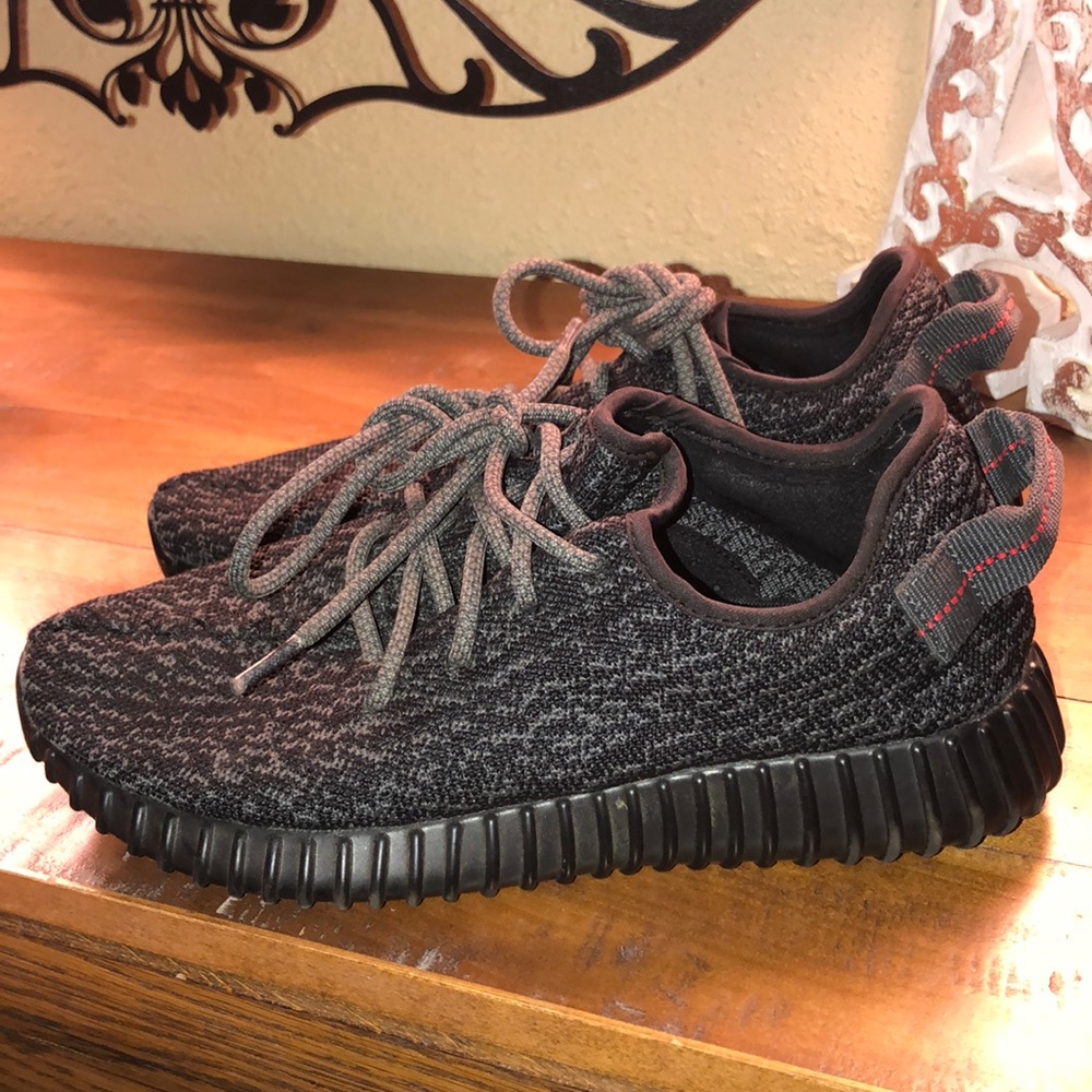 Lightly worn knock off yeezy boosts